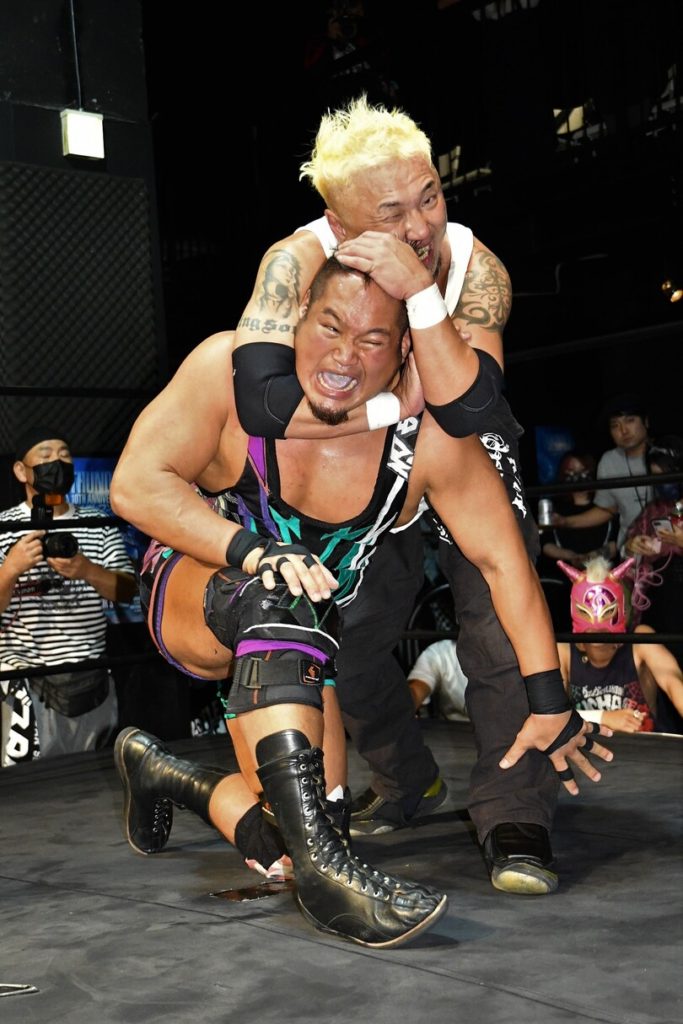 [ファイトクラブ]独占！KOBEメリケンプロレス BADMAX藤永～入江茂弘戦・全貌 – 週刊ファイト